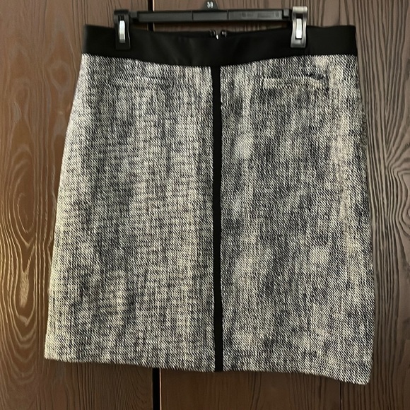 Talbot’s winter skirt. Looks like wool. Black and white. Size 14P - Picture 1 of 10